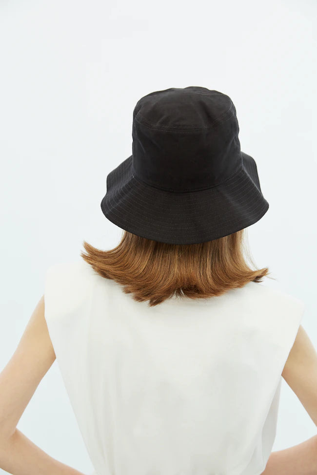 GENTLEWOMAN Bucket Hat: Black