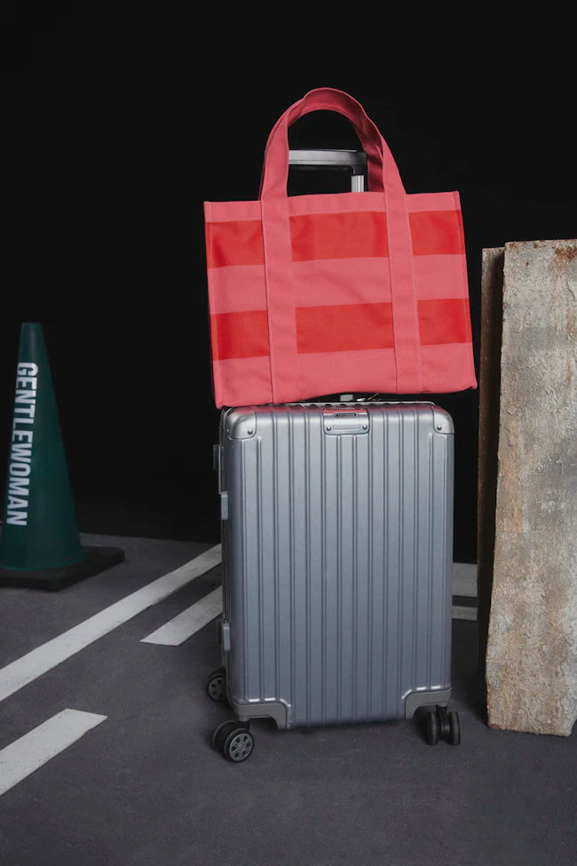 GENTLEWOMAN Travel Bug Box Tote Bag: Pink